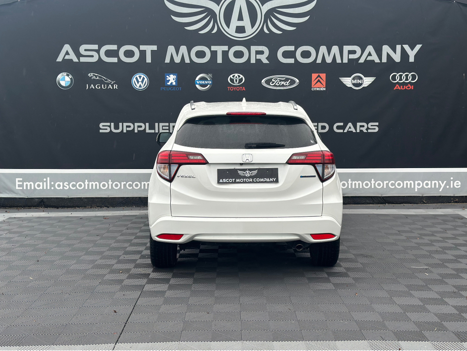 2015 Honda Vezel - image 4