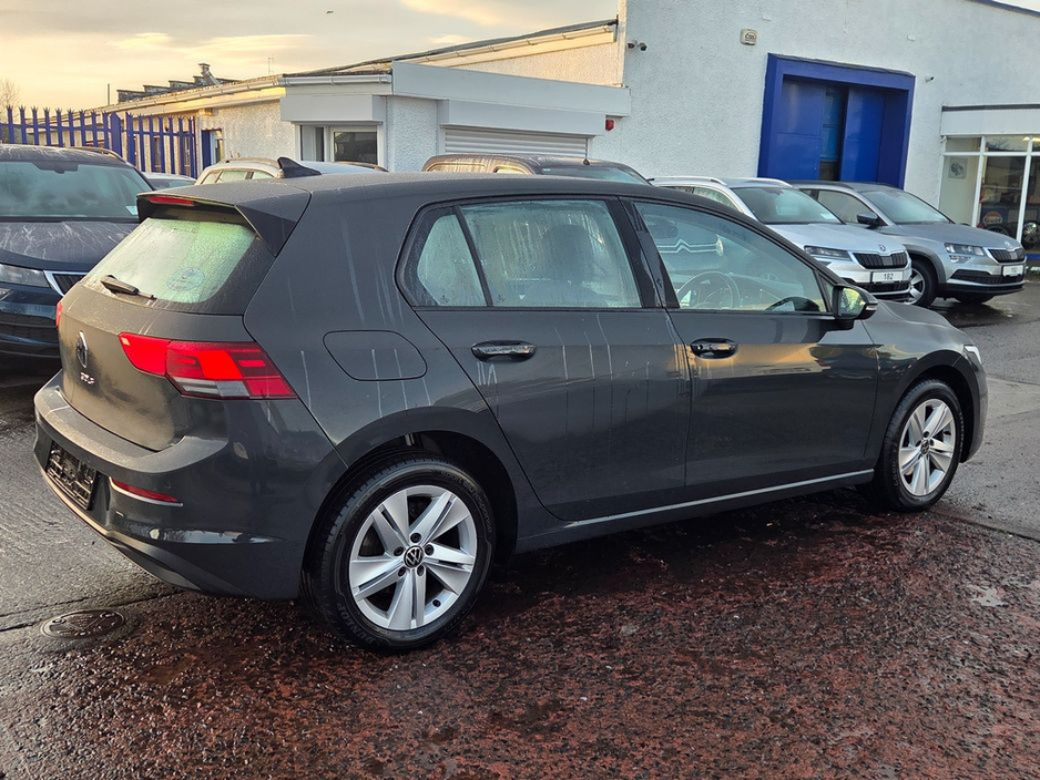 2022 Volkswagen Golf LIFE TDI €26,950