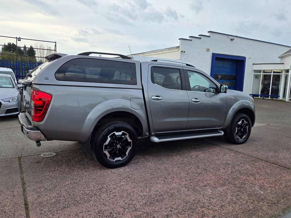 2020 Nissan Navara - image 9