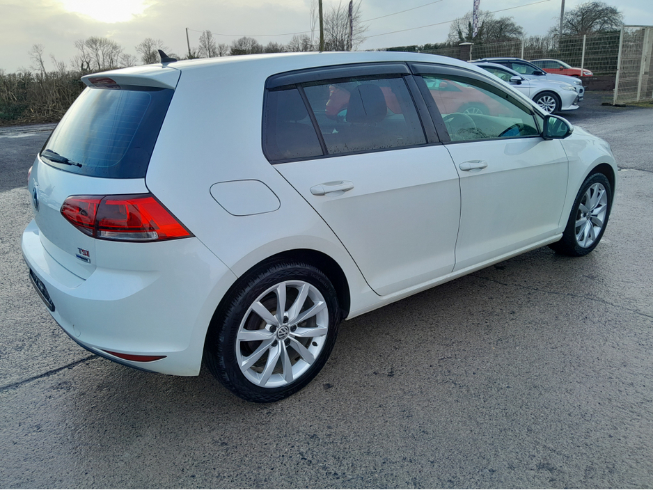 2015 Volkswagen Golf 1.4 Highline €13,950
