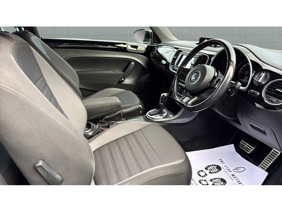 2017 Volkswagen Beetle - image 6