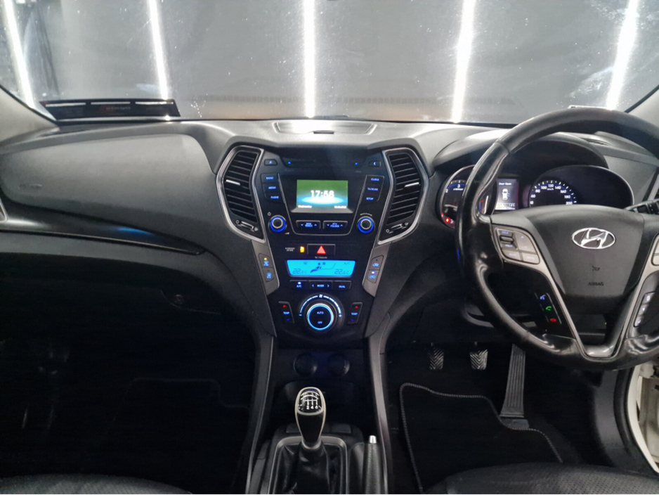 2014 Hyundai Santa Fe - image 15