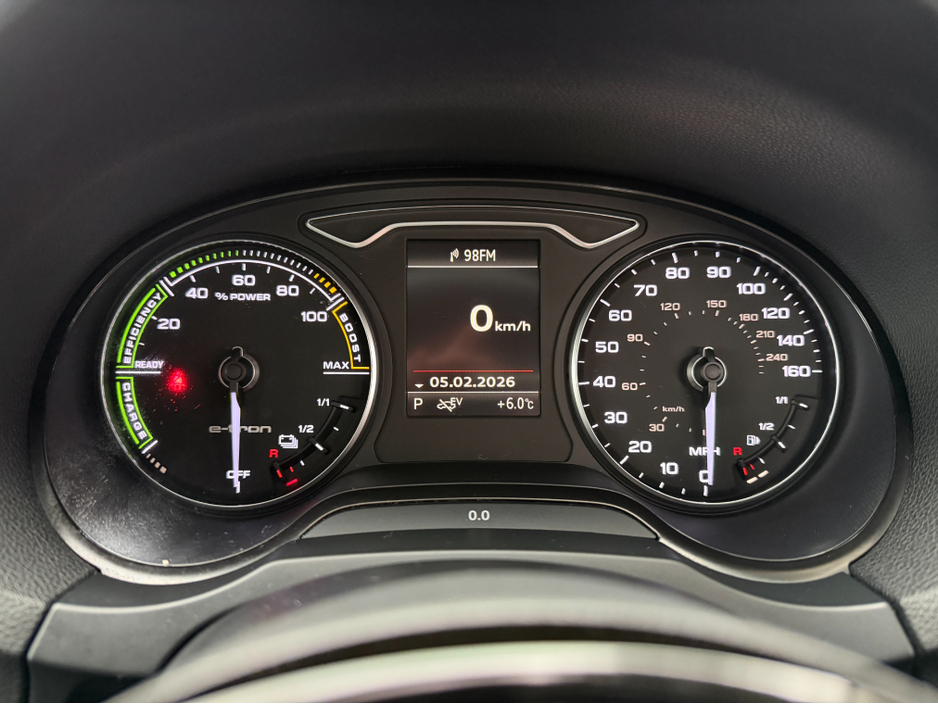 2015 Audi A3 E-TRON..Bang&Olufsen..2 Keys €11,900