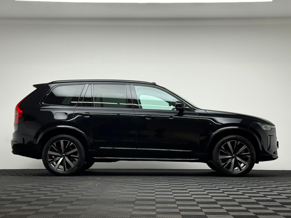 2025 Volvo XC90 - image 7