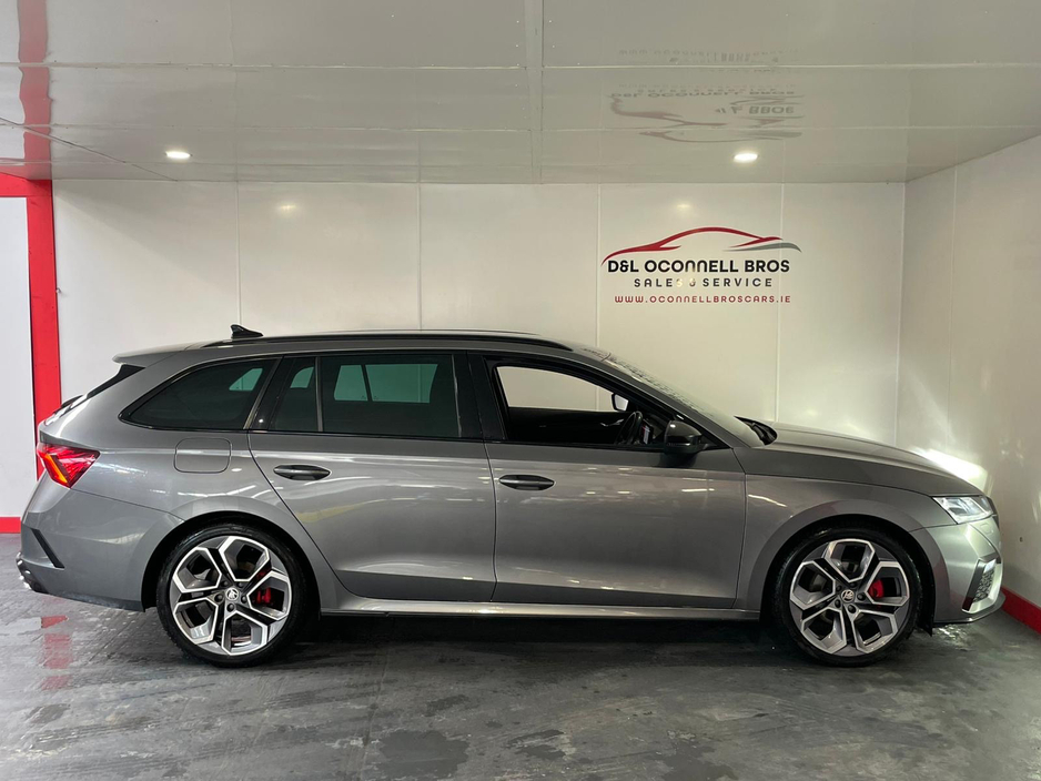 2022 Skoda Octavia - image 7