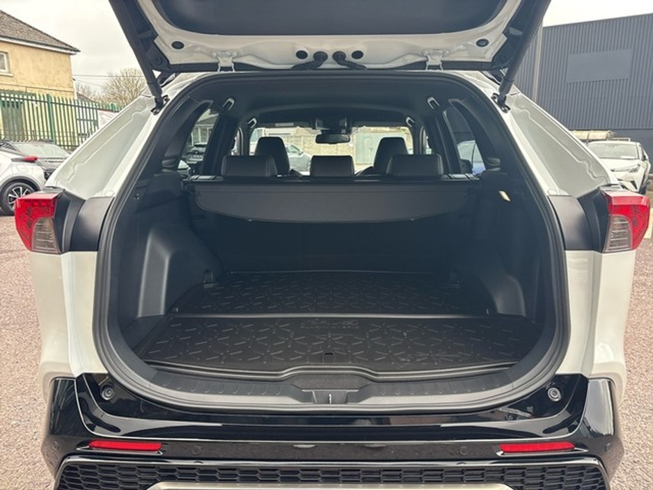 2025 Toyota Rav4 - image 10