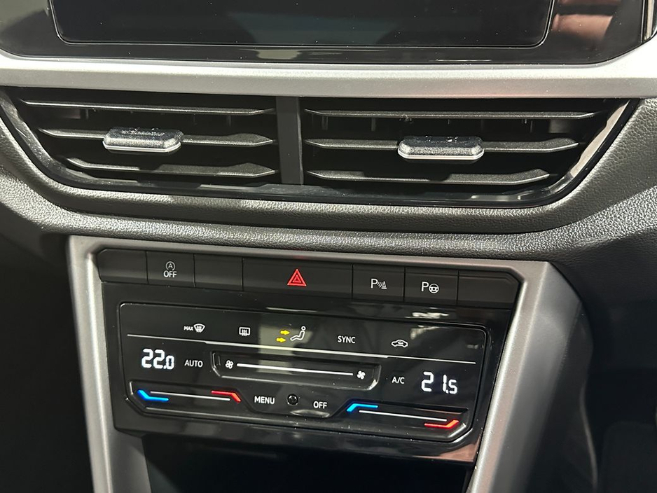 2025 Volkswagen T-Roc - image 16