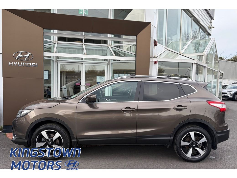 2017 Nissan Qashqai - image 3