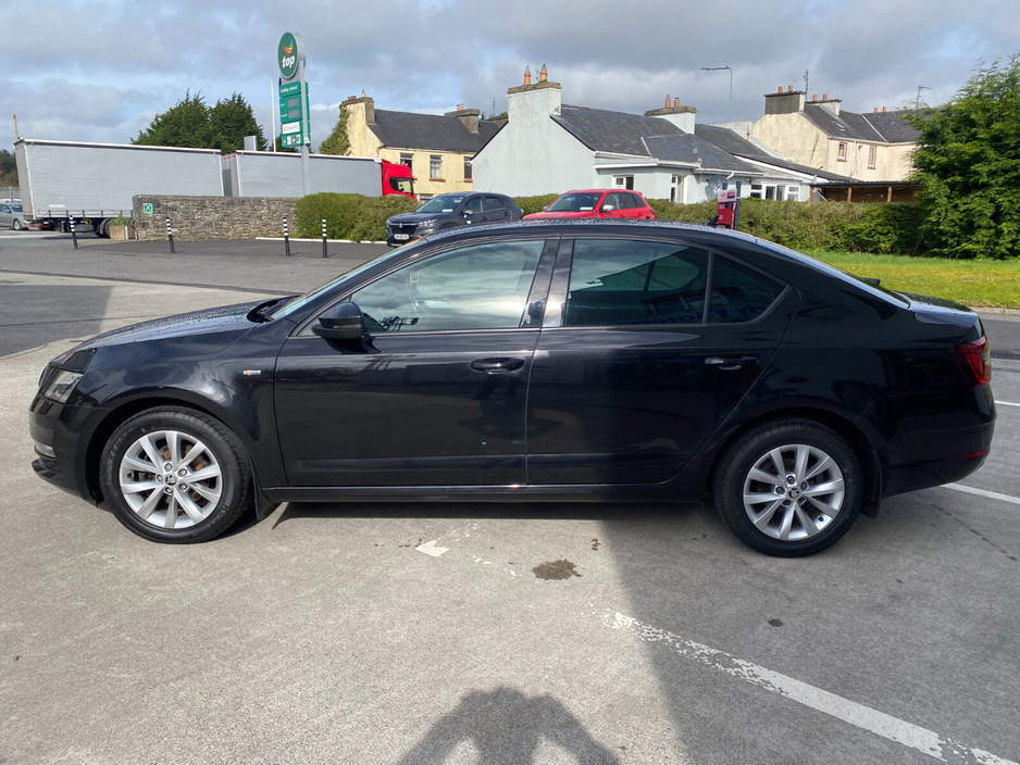 2019 Skoda Octavia - image 4