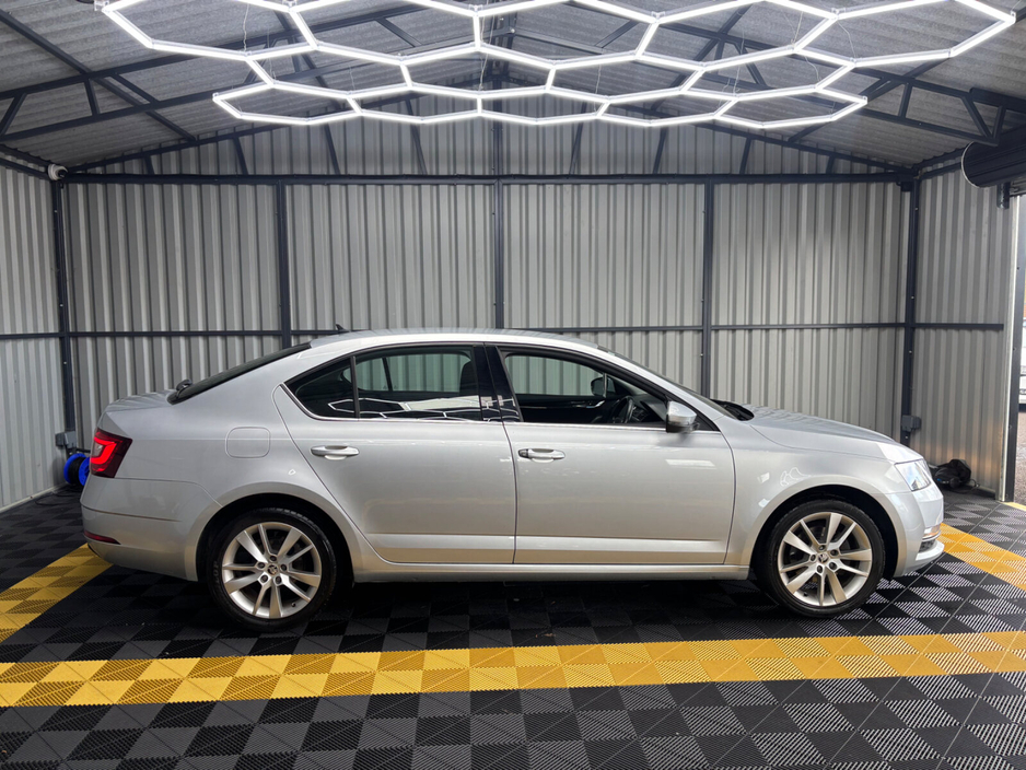 2018 Skoda Octavia - image 3