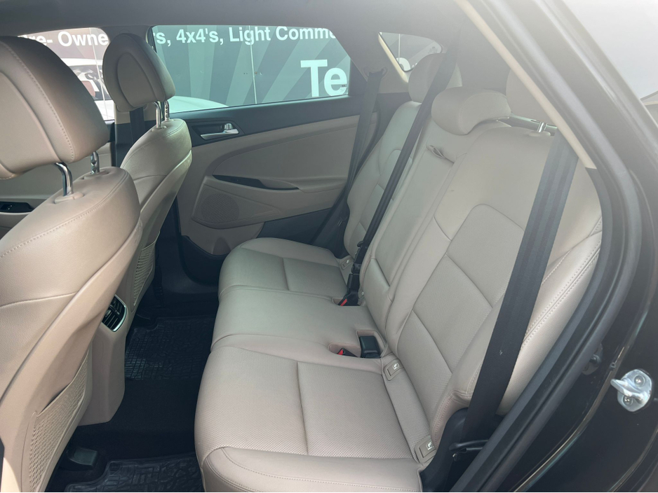 2016 Hyundai Tucson - image 12