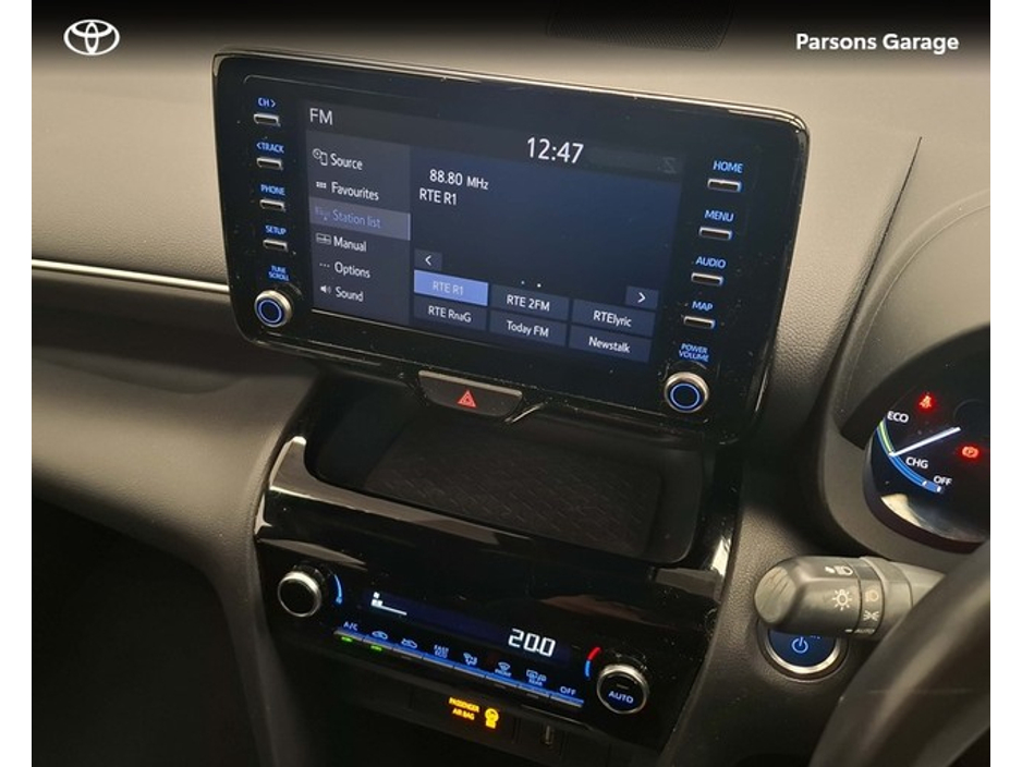 2023 Toyota Yaris Cross - image 9