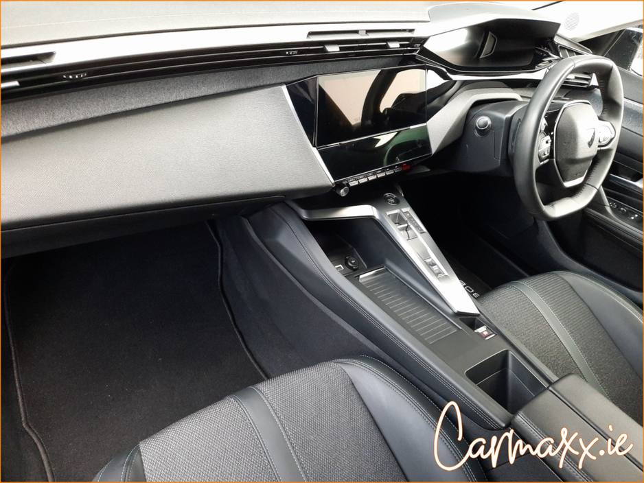 2022 Peugeot 308 Allure 1.6 Phev 180 Automatic €19,995