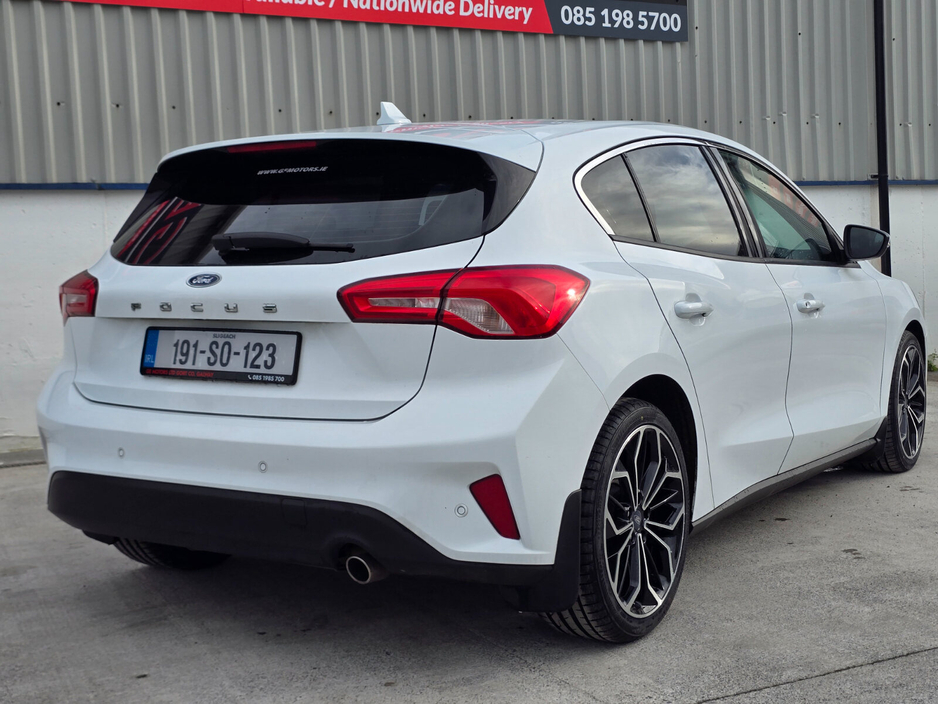 2019 Ford Focus - image 13