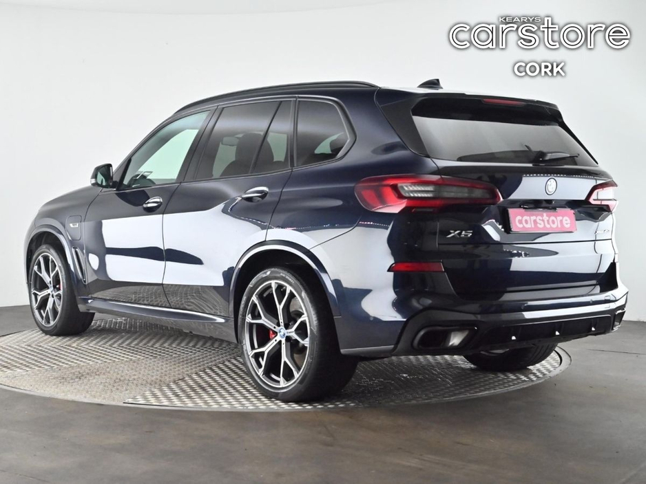 2023 BMW X5 xDrive45e M Sport Pro €64,880