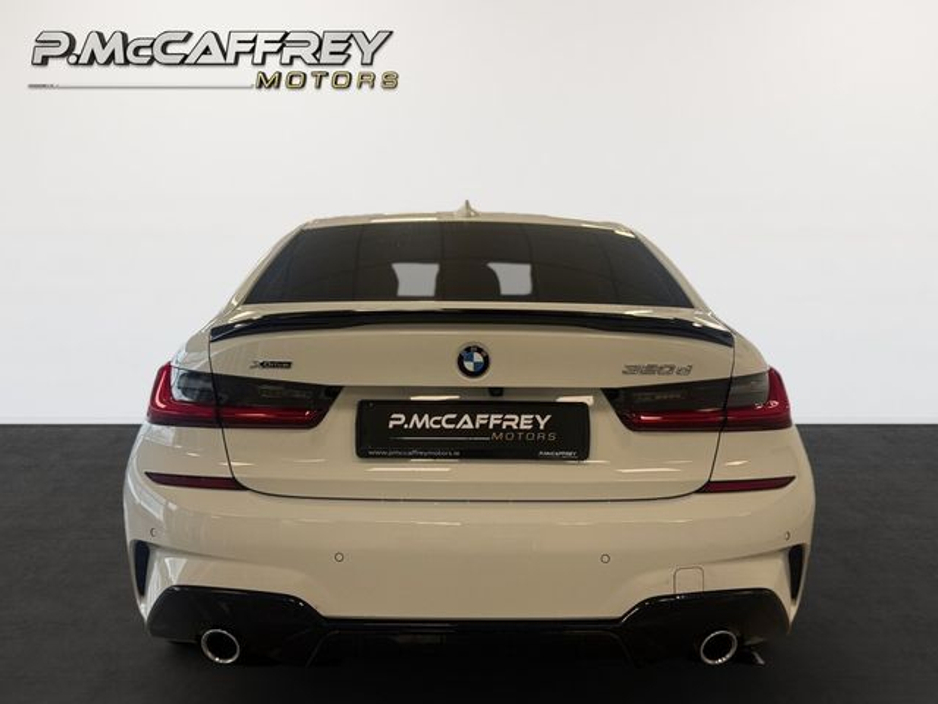 2020 BMW 3 Series - image 6