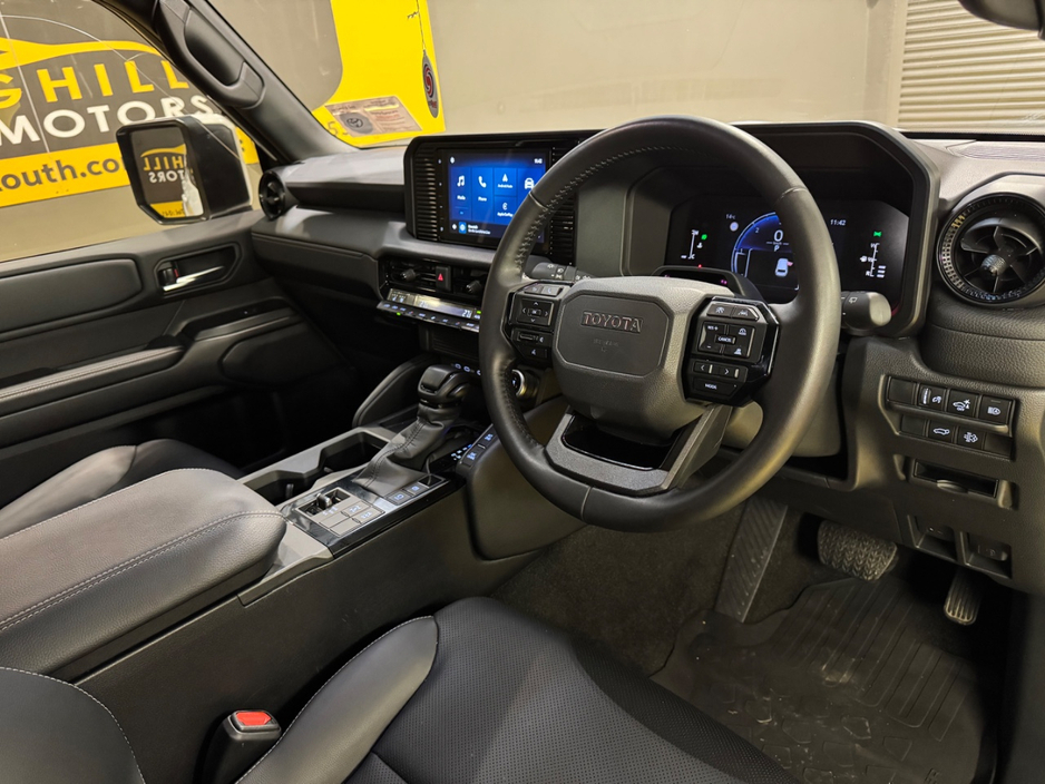 2025 Toyota Landcruiser - image 12