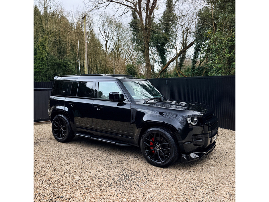 2021 Land Rover Defender - image 8