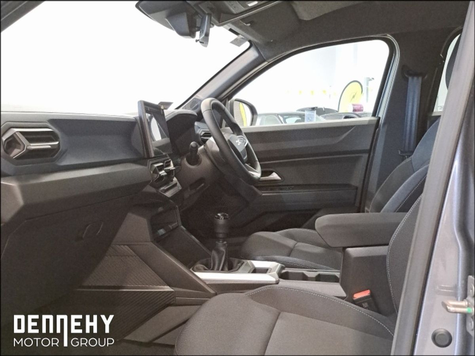 2026 Dacia Duster - image 5