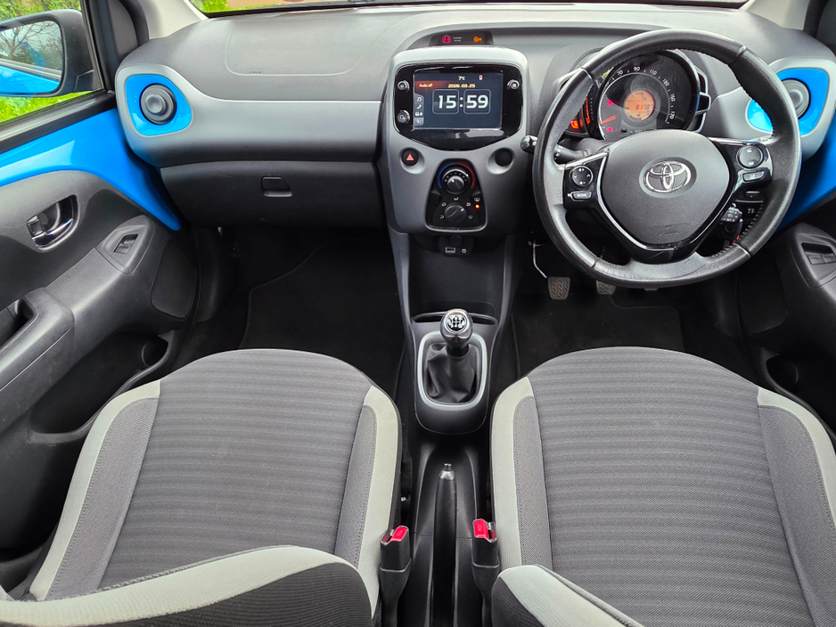 2020 Toyota Aygo - image 11