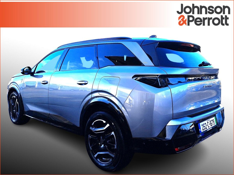 2025 Peugeot 5008 TOP SPEC ! BEV 73kwh 210hp GT ! €58,900