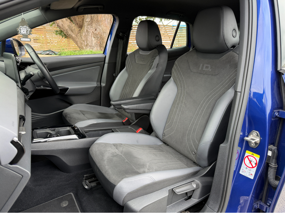 2023 Volkswagen ID.4 - image 28