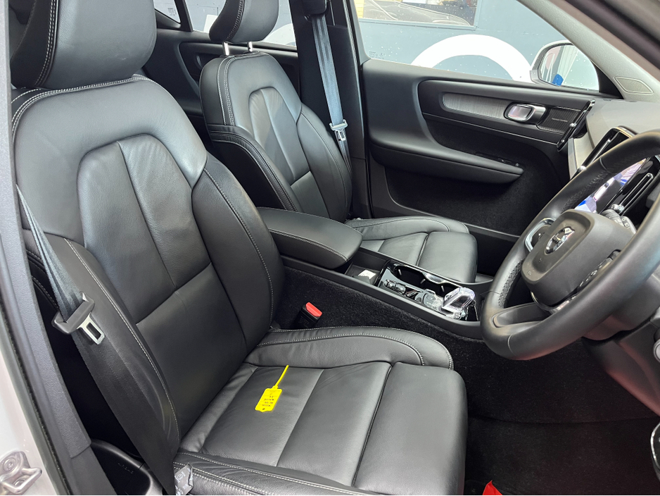 2022 Volvo XC40 €36950! 2022 VOLVO XC40 RECHARGE PLUG-IN HYBRID T5 1.5 AUTOMATIC / CRUISE CONTROL / 360° PARKING CAMERA / ELECTRIC MEMORY & HEATED SEATS / APPLE CARPLAY / PANORAMIC SUNROOF / HEATED STEERING WHEEL €36,950