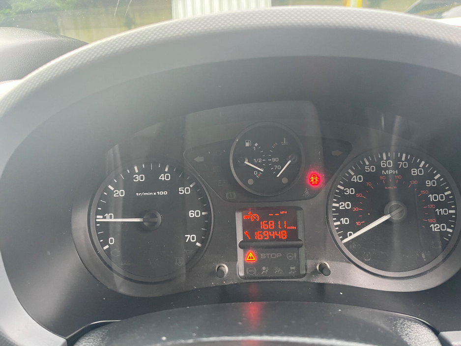 2017 Peugeot Partner - image 9