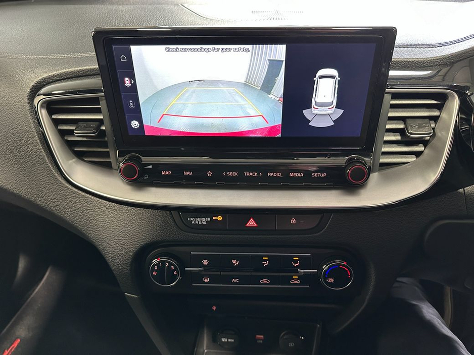 2022 Kia Ceed - image 13