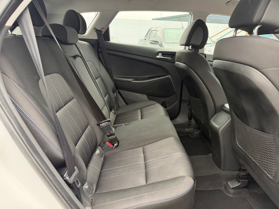 2016 Hyundai Tucson - image 27