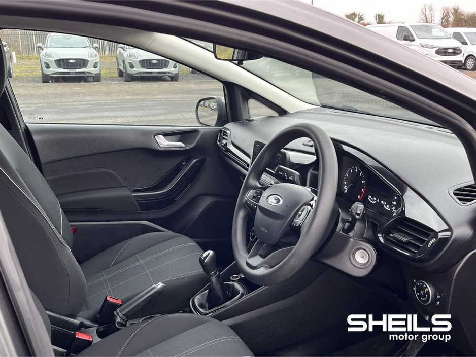 2019 Ford Fiesta - image 11