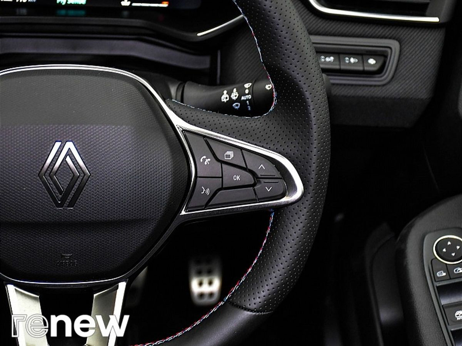 2025 Renault Clio - image 21