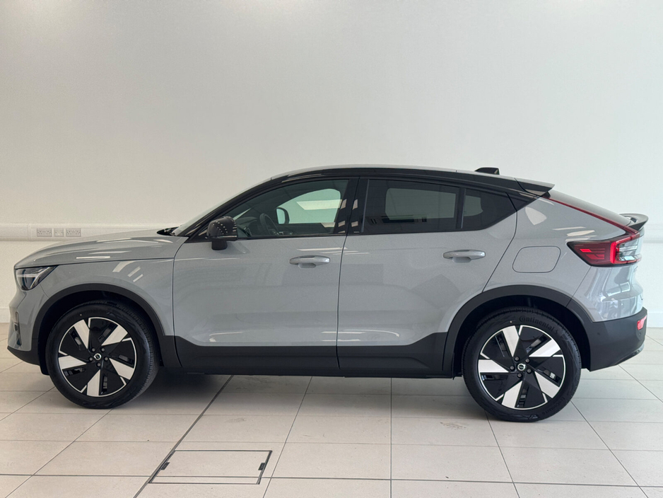 2026 Volvo EC40 - image 3