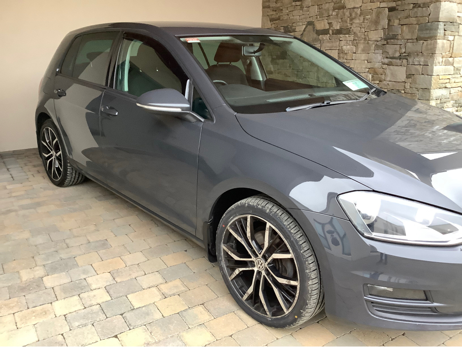 2015 Volkswagen Golf - image 5