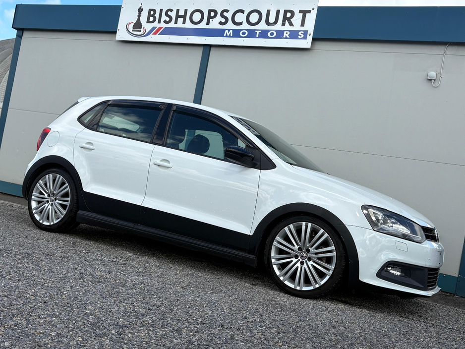 2017 Volkswagen Polo - image 3