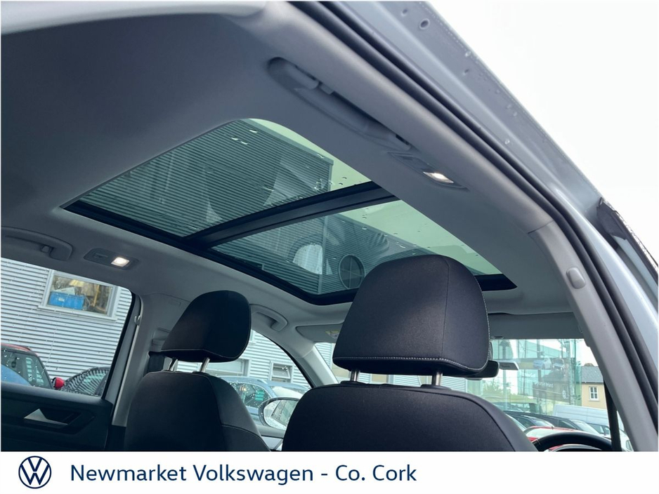 2023 Volkswagen T-Roc - image 17