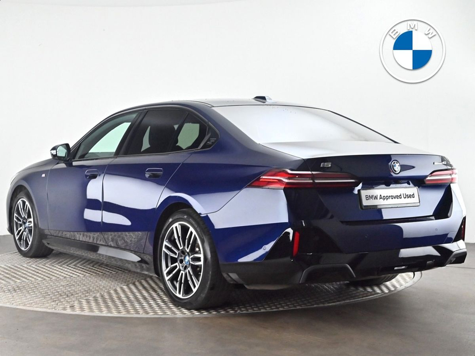 2024 BMW i5 - image 2