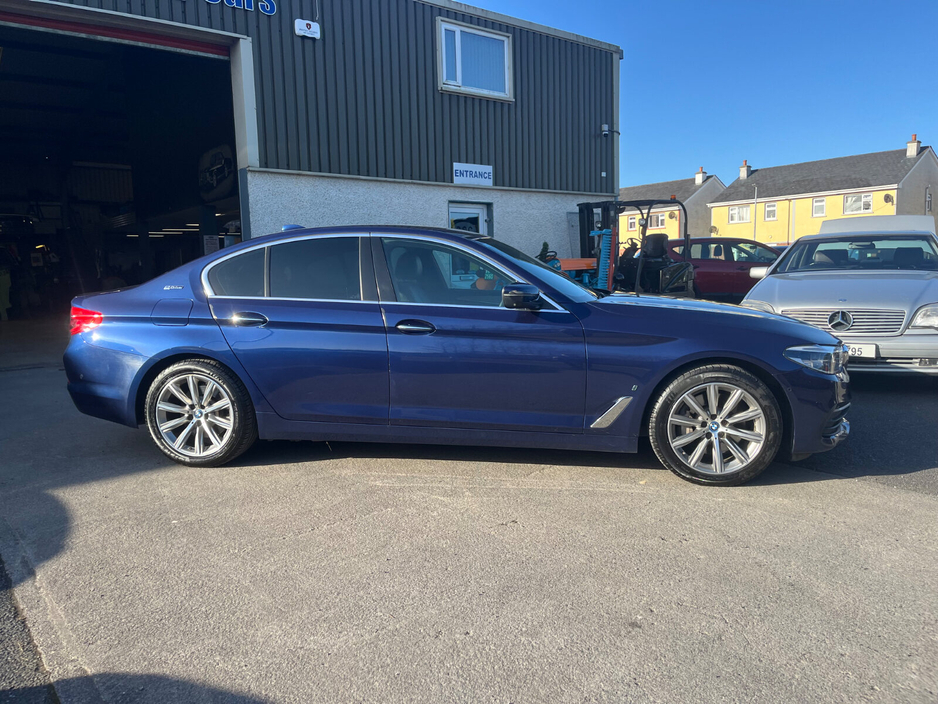 2018 BMW 5 Series - image 7