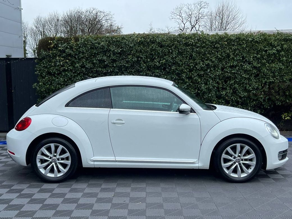 2014 Volkswagen Beetle DESIGN 1.2 TSI // LEATHER HEATED SEATS // PARKING SENSORS // 17" ALLOYS €11,950