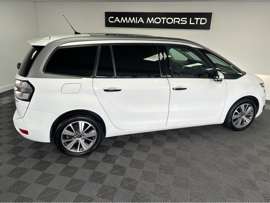 2015 Citroen Grand C4 Picasso - image 4