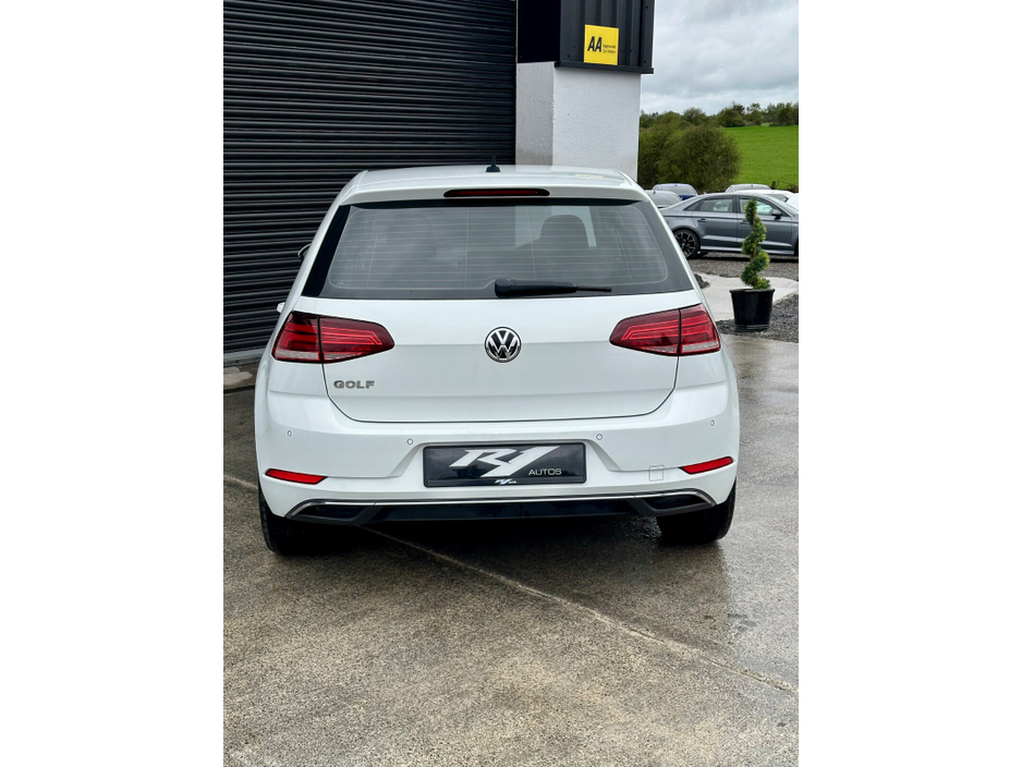2018 Volkswagen Golf - image 11