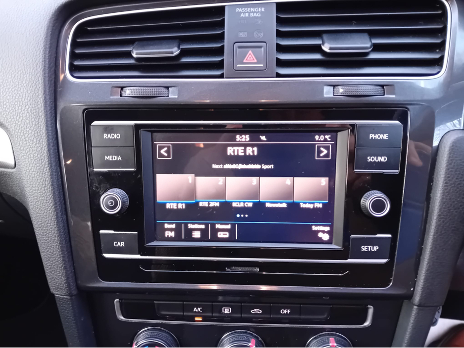 2017 Volkswagen Golf - image 19