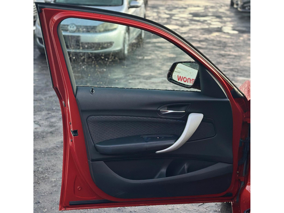 2016 BMW 1 Series - image 6