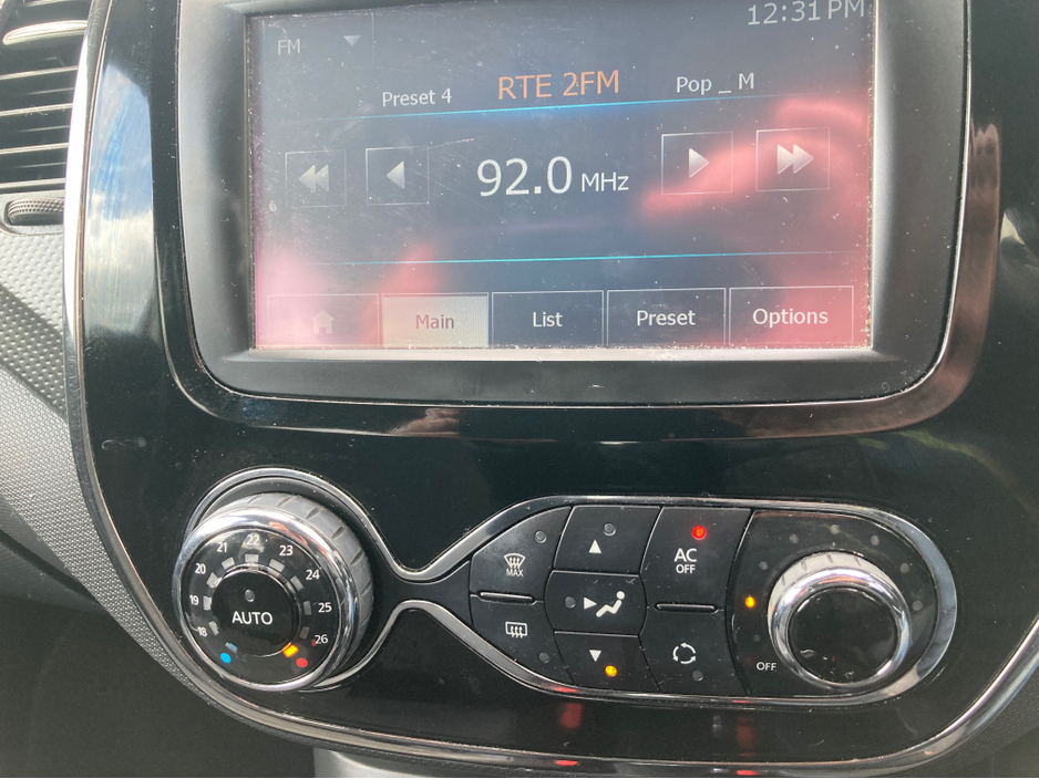 2015 Renault Captur - image 12