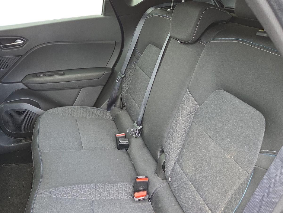 2025 Renault Captur - image 11