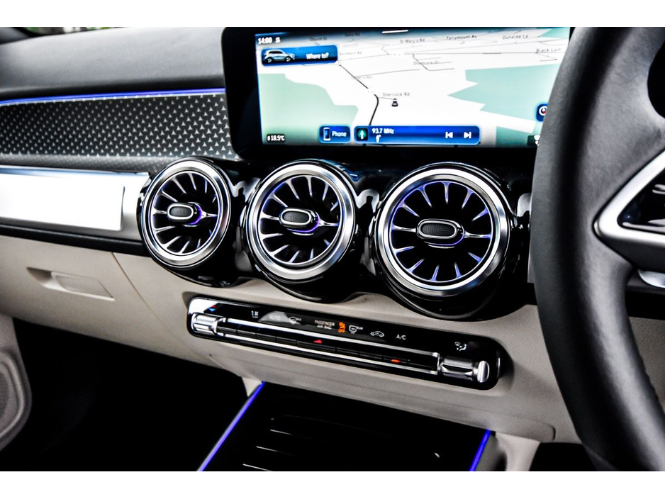 2025 Mercedes-Benz GLB - image 16