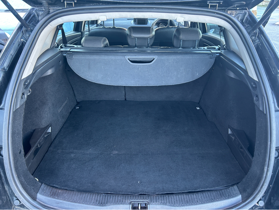 2011 Renault Grand Megane IRISH car//ONLY 113000KLMS WITH BRAND NEW NCT UNTIL 10/2026///HUGE SPEC//SAT NAV ETC//ROAD TAX JUST 200EUROS €4,999