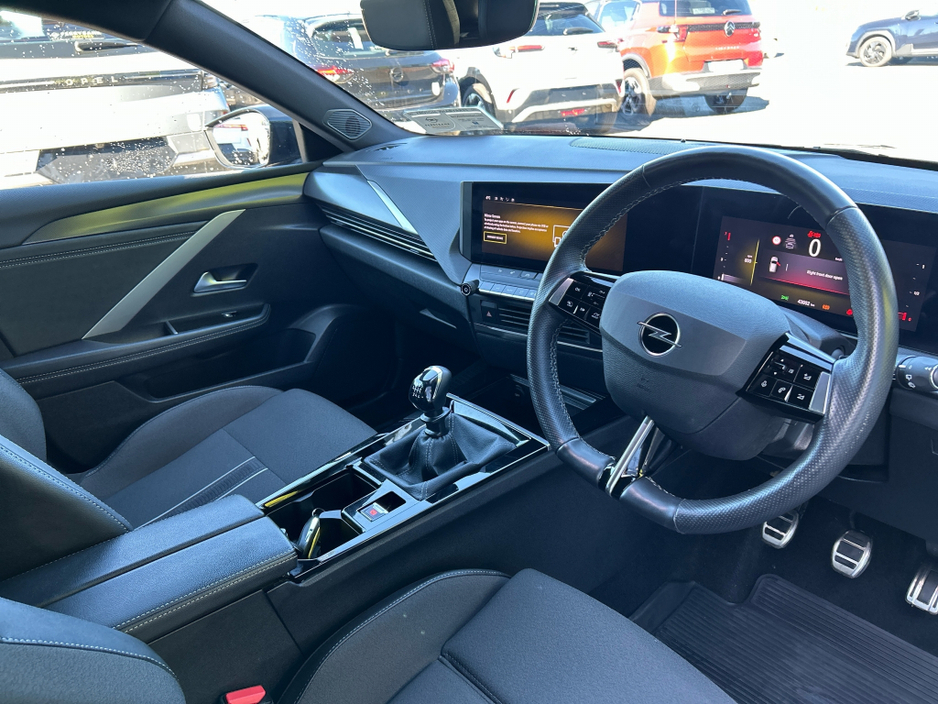 2023 Opel Astra - image 6