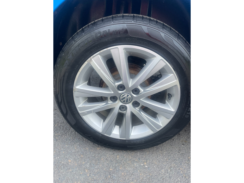 2016 Volkswagen Polo - image 12