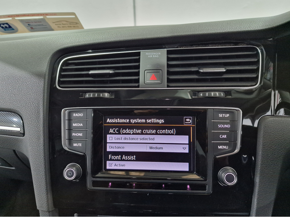 2013 Volkswagen Golf - image 16